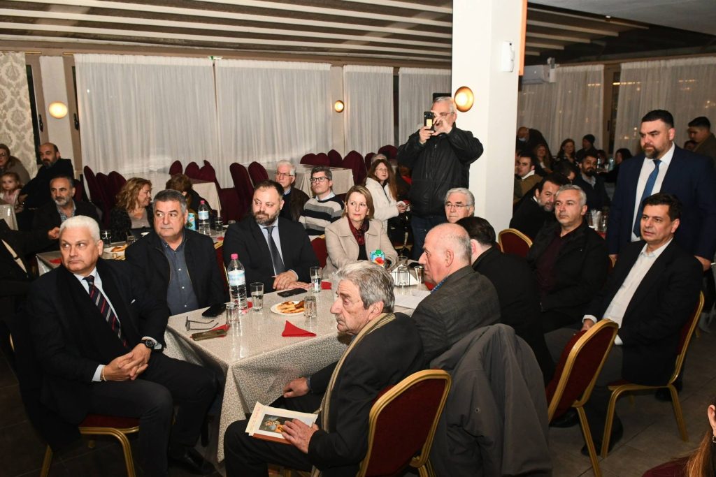 Πάτρα: Ο Θ. Οικονόμου στην πίτα του Φωκαέως