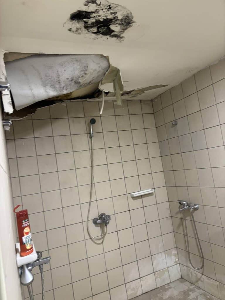 Πάτρα: Εικόνες ντροπής στο Παμπελοποννησιακό Στάδιο! Μούχλα και διάλυση...