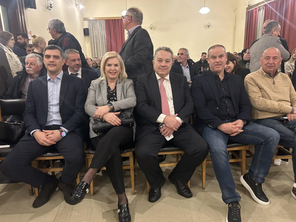 Πάτρα: Η Γεωργία Ντάτσικα στην πίτα του Εμπορικού - φωτό