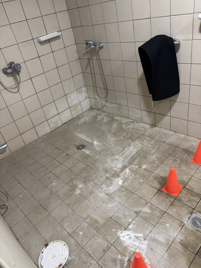 Πάτρα: Εικόνες ντροπής στο Παμπελοποννησιακό Στάδιο! Μούχλα και διάλυση...