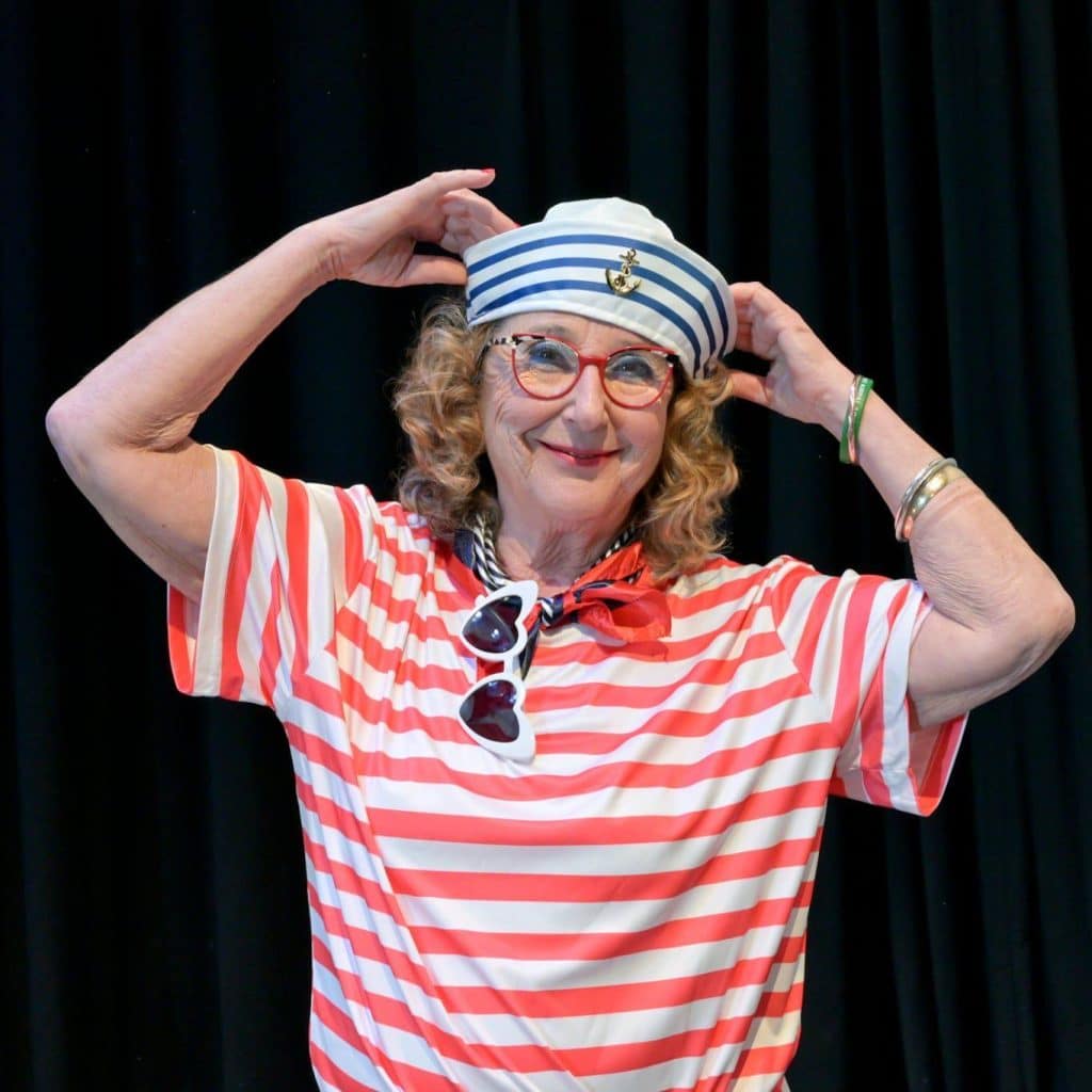 Οι ΣΦήΓΚΕΣ έκλεψαν τις εντυπώσεις στην πρεμιέρα του “Μερικοί το προτιμούν… Ξανθό” (Φώτο)