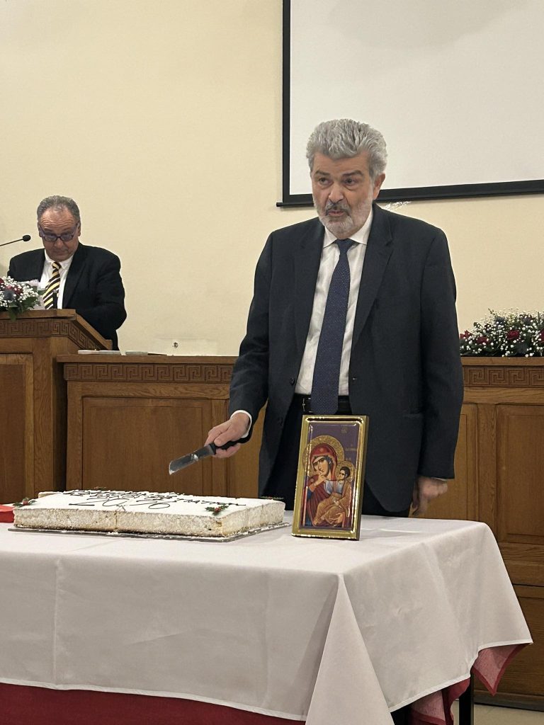 Πάτρα: Η Γεωργία Ντάτσικα στην πίτα του Εμπορικού - φωτό