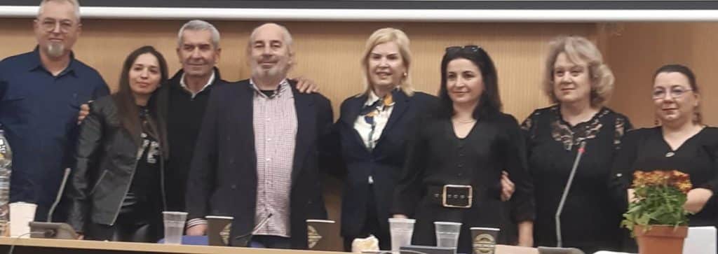 Πάτρα: Η Γεωργία Ντάτσικα στην πίτα τρίτεκνων οικογενειών - φωτό