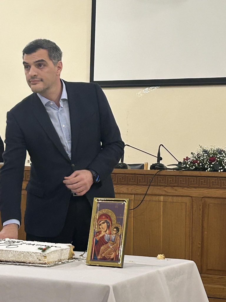 Πάτρα: Η Γεωργία Ντάτσικα στην πίτα του Εμπορικού - φωτό