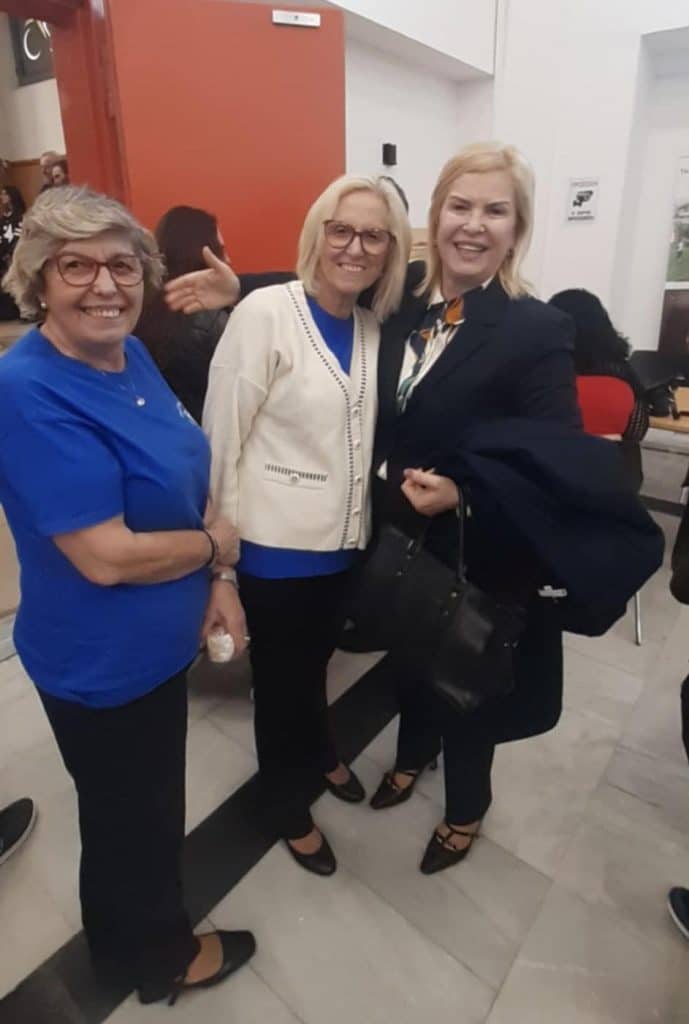 Πάτρα: Η Γεωργία Ντάτσικα στην πίτα τρίτεκνων οικογενειών - φωτό