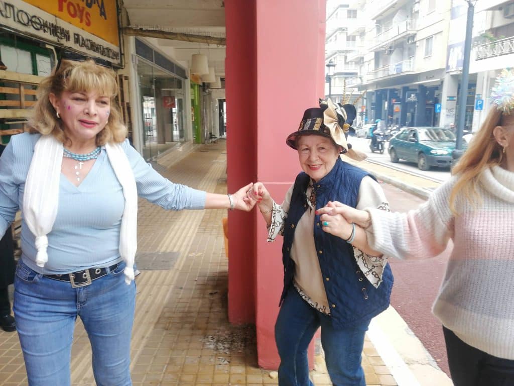 Η Πάτρα το τσικνίζει και γιορτάζει - φωτό