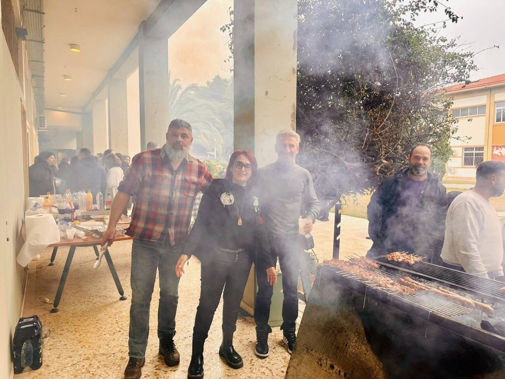 Πάτρα - φωτό: Το τσίκνισαν στο Πανεπιστήμιο