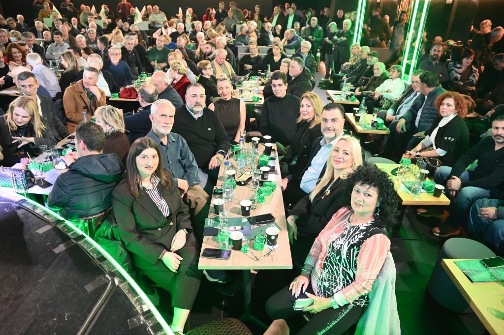 Πάτρα: Το αδιαχώρητο στην κοπή πίτας του ΠΑΣΟΚ - φωτό