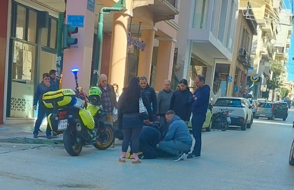 Πάτρα: Νέο τροχαίο στην Κορίνθου - ΙΧ εκτίναξε δικυκλιστή - φωτό