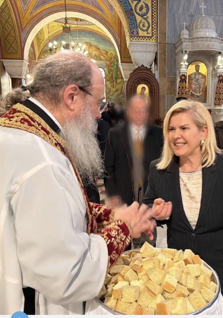 Γεωργία Ντάτσικα: Πολλά τα έτη, Δέσποτα