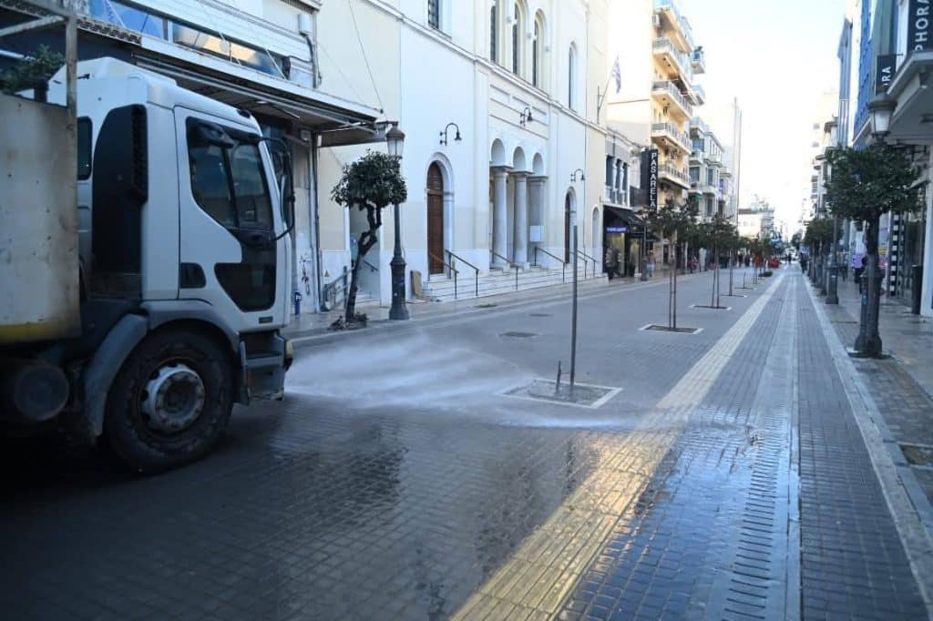 Πάτρα: Καθάρισε η πόλη - Δείτε φωτο