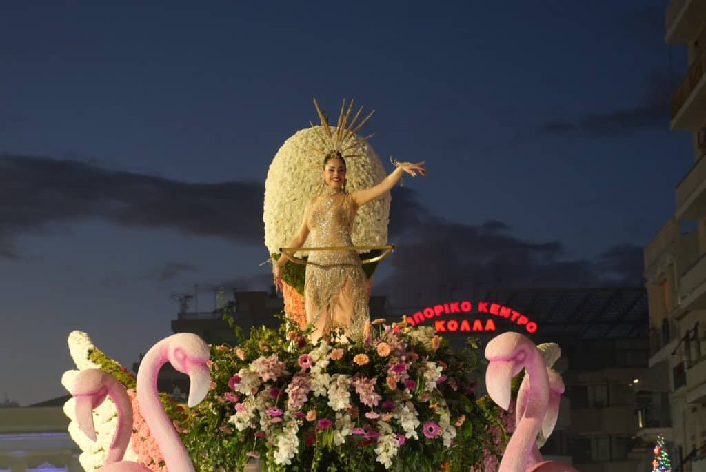 Δείτε βίντεο: Κέρδισε τους Καρναβαλιστές η υπέροχη Μαρίζα Φλωράτου