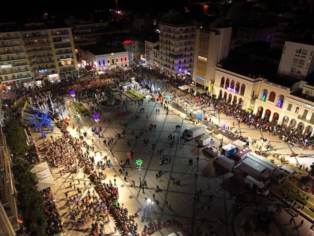 Από ψηλά…είναι αλλιώς: Το Πατρινό Καρναβάλι 2026 από «πανοραμική θέα» (Φωτό)