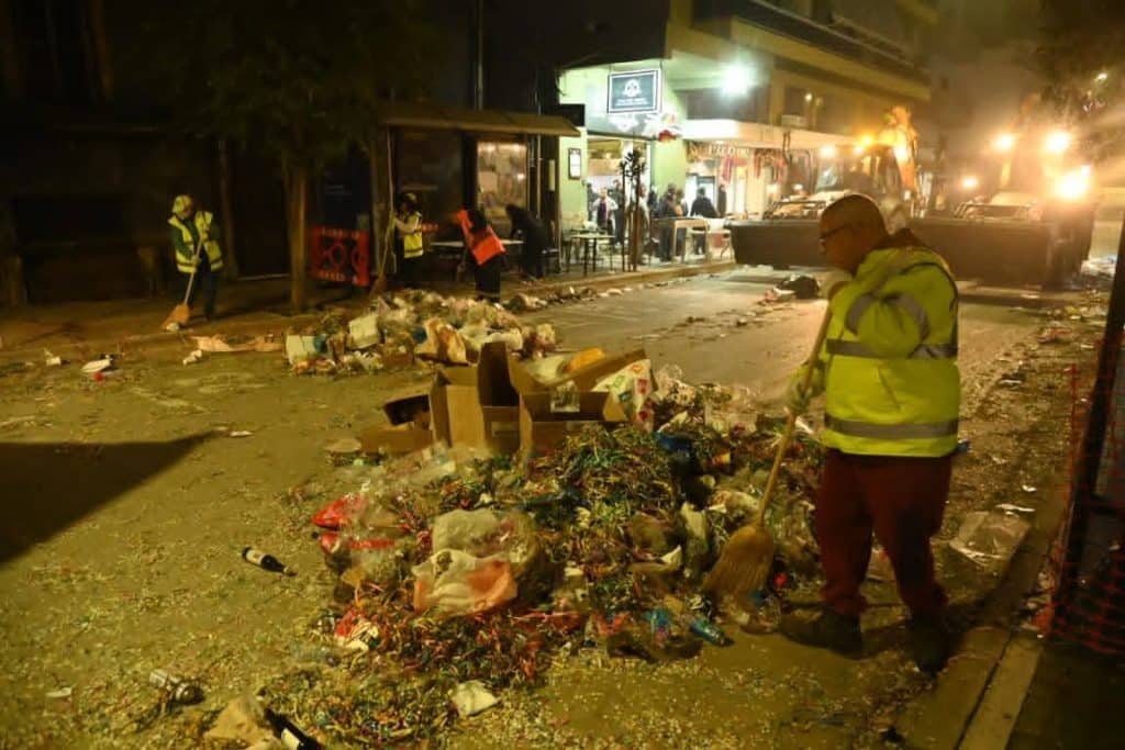 Πάτρα: Δείτε πώς γινόταν πεντακάθαρη κάθε πρωί η πόλη - Τόνοι σκουπιδιών μαζεύτηκαν - Βιντεο και φωτο