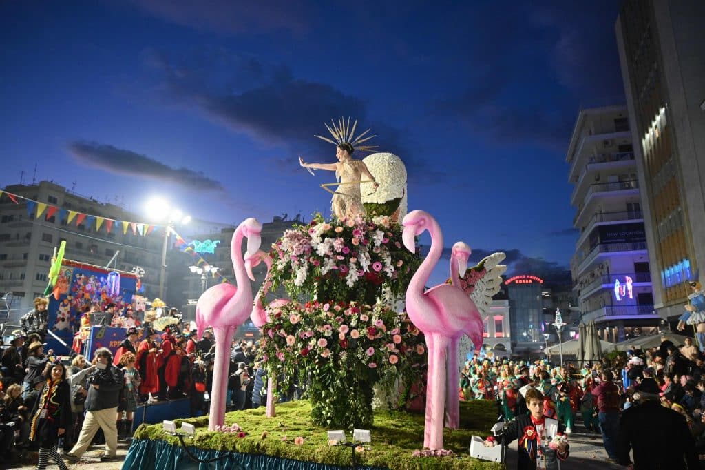 Δείτε βίντεο: Κέρδισε τους Καρναβαλιστές η υπέροχη Μαρίζα Φλωράτου