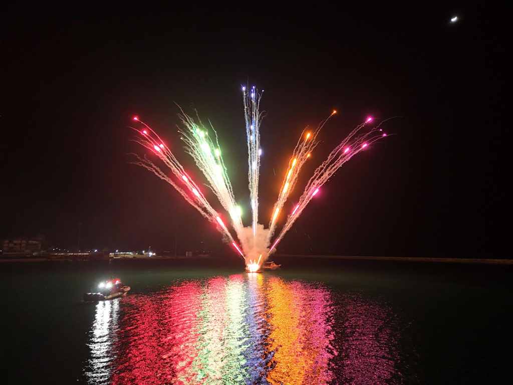 Φαντασμαγορική τελετή λήξης ενώπιον χιλιάδων Πατρινών και επισκεπτών - Δείτε νέες φωτό Φαντασμαγορική τελετή λήξης ενώπιον χιλιάδων Πατρινών και επισκεπτών - Δείτε νέες φωτό