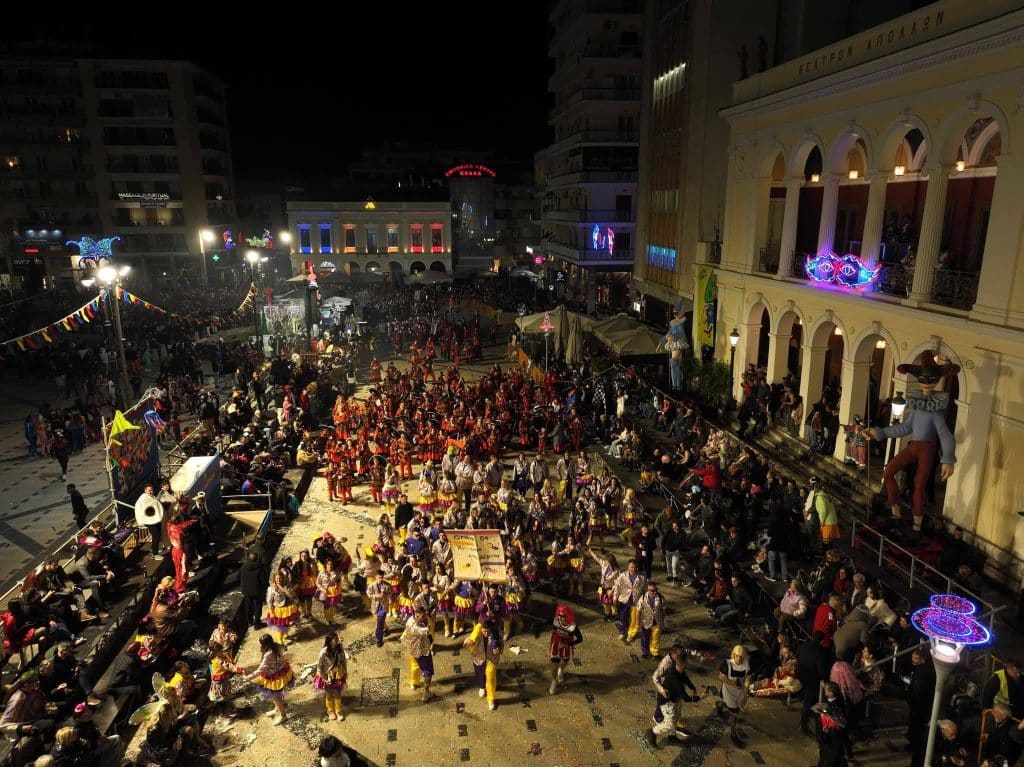 Από ψηλά…είναι αλλιώς: Το Πατρινό Καρναβάλι 2026 από «πανοραμική θέα» (Φωτό)