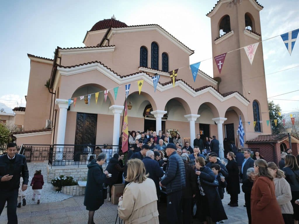 Με ιδιαίτερη κατάνυξη και τη δέουσα λαμπρότητα τιμήθηκε η μνήμη των Αγίων Θεοδώρων στα Δεμένικα Πατρών - φωτό