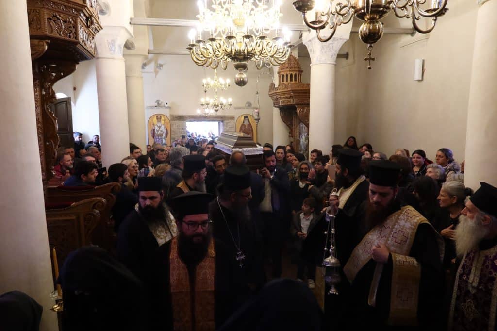 Η ταφή του Γέροντος Στεφάνου Αναγνωστόπουλου του σεβάσμιου ιερέως που απεβίωσε στην Πάτρα - φωτό