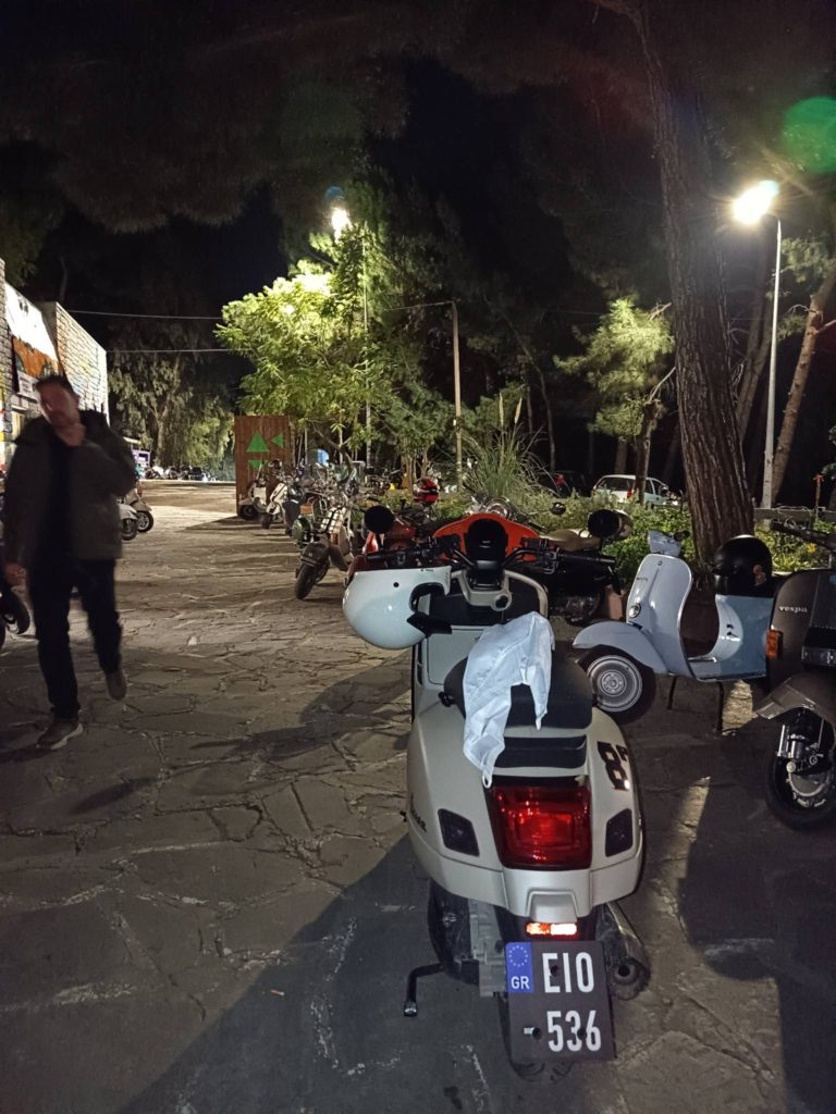 δείτε φωτό και βίντεο: Ρεκόρ συμμετοχής στην συνάντηση των "Βεσπίτσι" στην Πάτρα - Ξενάγηση από τον Δήμαρχο