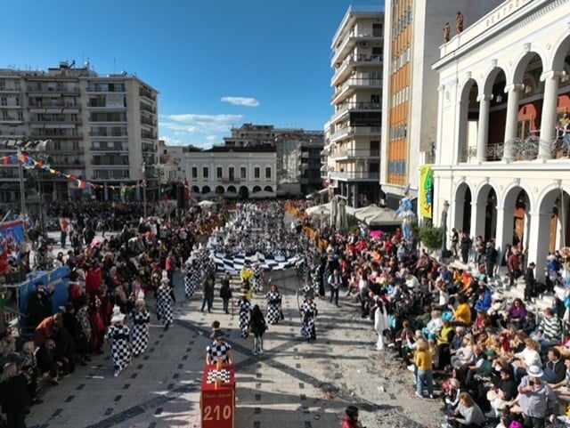 Το Πατρινό Καρναβάλι στα καλύτερά του - Δείτε Φωτογραφίες
