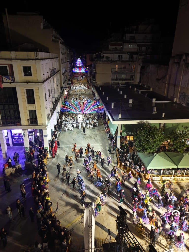 Πάτρα: Ποτάμι χαράς στη Νυχτερινή Ποδαράτη - Δεκάδες φωτό από την παρέλαση Πάτρα: Ποτάμι χαράς στη Νυχτερινή Ποδαράτη - Δεκάδες φωτό από την παρέλαση