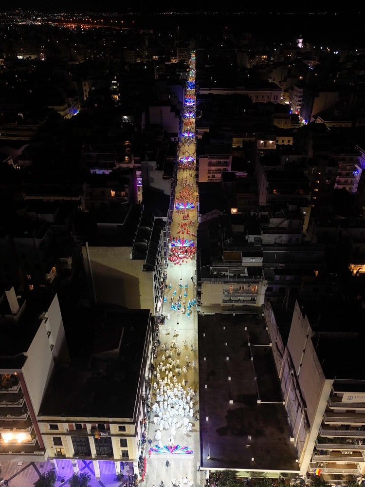 Πάτρα: Ποτάμι χαράς στη Νυχτερινή Ποδαράτη - Δεκάδες φωτό από την παρέλαση Πάτρα: Ποτάμι χαράς στη Νυχτερινή Ποδαράτη - Δεκάδες φωτό από την παρέλαση