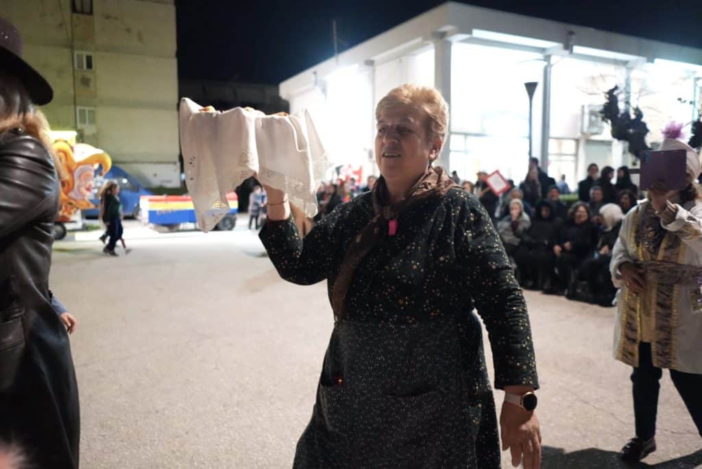 Παρέλασαν, γλέντησαν, χόρεψαν και Καρναβαλοπάντρεψαν τη Νύφη στο Νότιο Διαμέρισμα