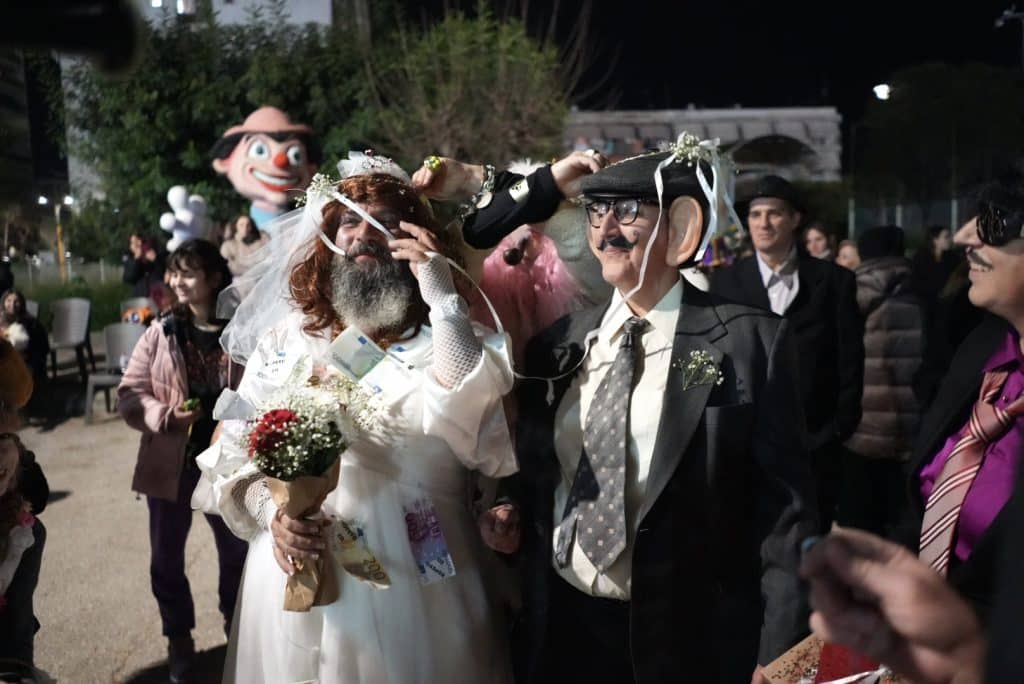 Παρέλασαν, γλέντησαν, χόρεψαν και Καρναβαλοπάντρεψαν τη Νύφη στο Νότιο Διαμέρισμα