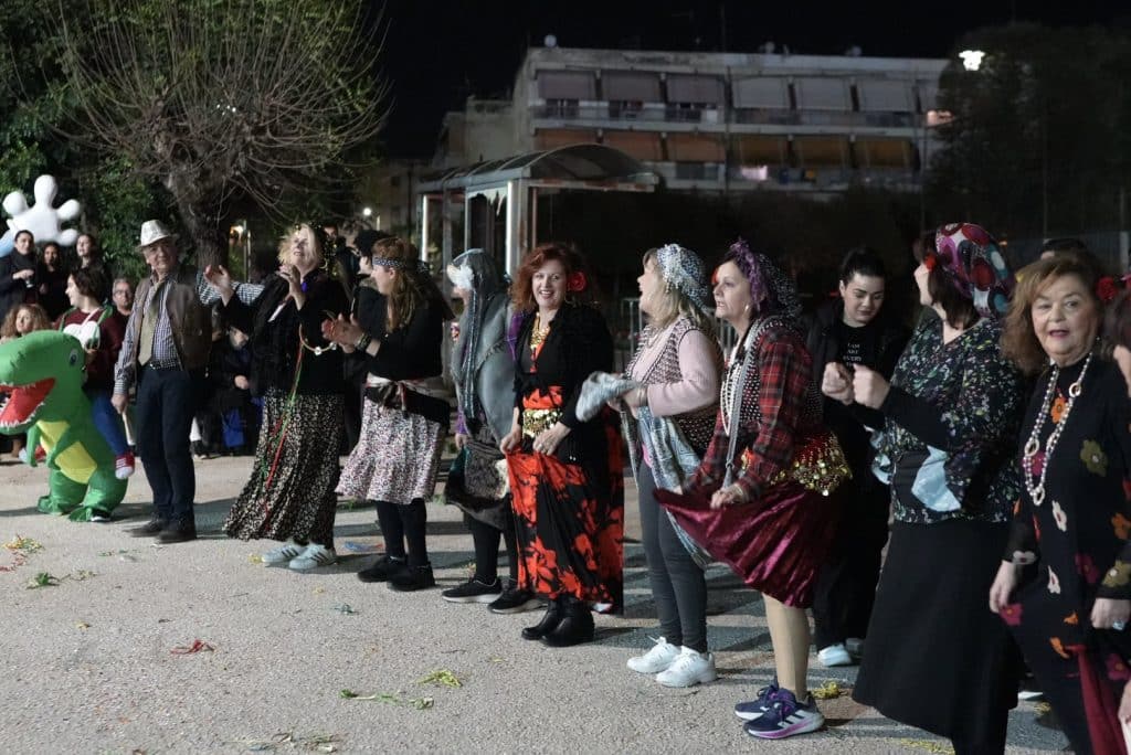 Παρέλασαν, γλέντησαν, χόρεψαν και Καρναβαλοπάντρεψαν τη Νύφη στο Νότιο Διαμέρισμα