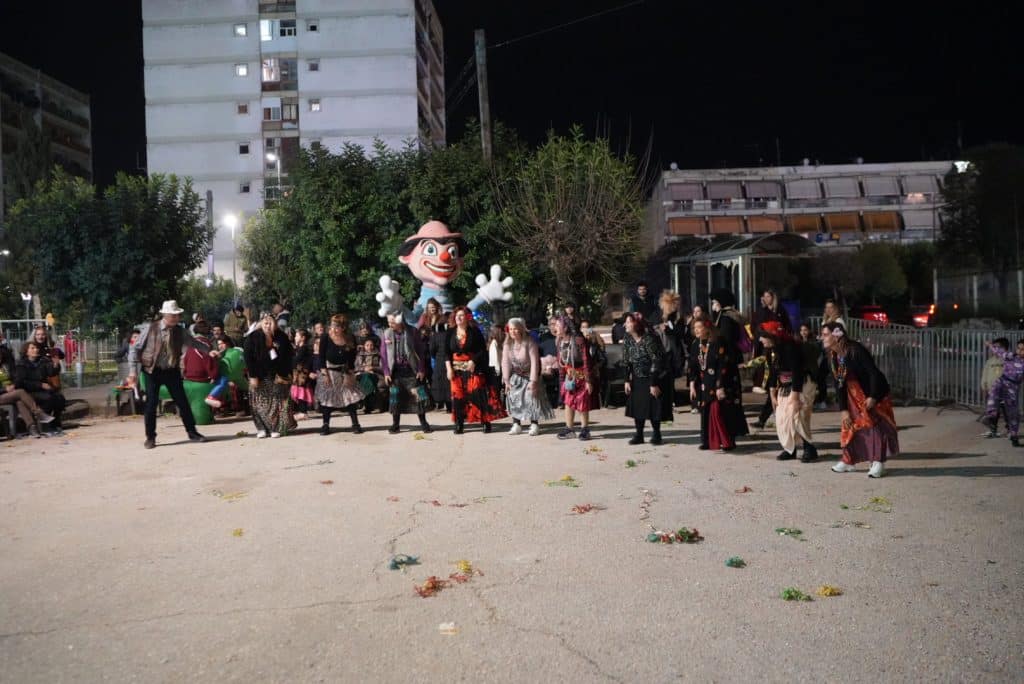 Παρέλασαν, γλέντησαν, χόρεψαν και Καρναβαλοπάντρεψαν τη Νύφη στο Νότιο Διαμέρισμα