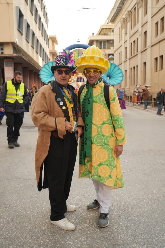 Πάτρα: Ποτάμι χαράς στη Νυχτερινή Ποδαράτη - Δεκάδες φωτό από την παρέλαση