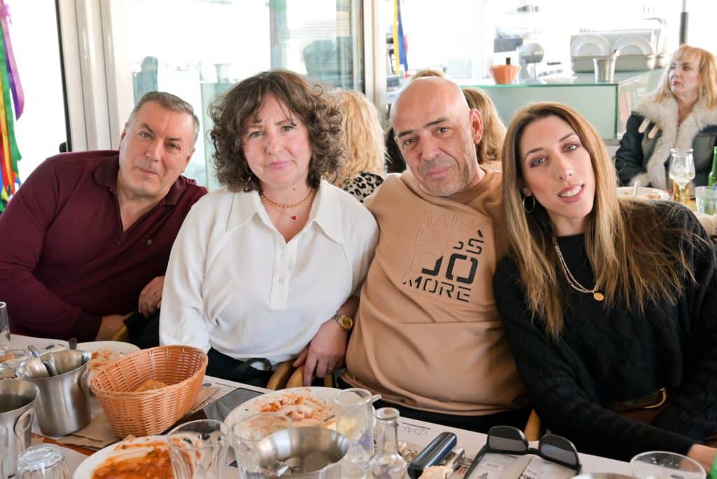 Κατάμεστος ο Φάρος – Χορός, κέφι και πολύχρωμοι χαρταετοί στην Καθαρά Δευτέρα - φωτο