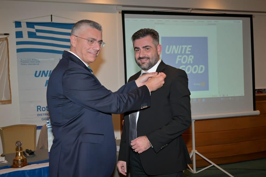 Κοπή πίτας ρόταρι: Γνωστός δημοσιογράφος και Πατρινή γιατρός έγιναν μέλη - φωτό