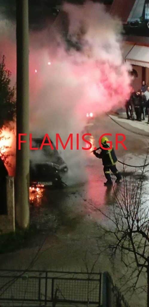Πάτρα: Εκαψαν αυτοκίνητο στην Οβρυά! Στις φλόγες και ένα ακόμη! Περίεργες κινήσεις... δύο ατόμων με δίκυκλο - ΒΙΝΤΕΟ