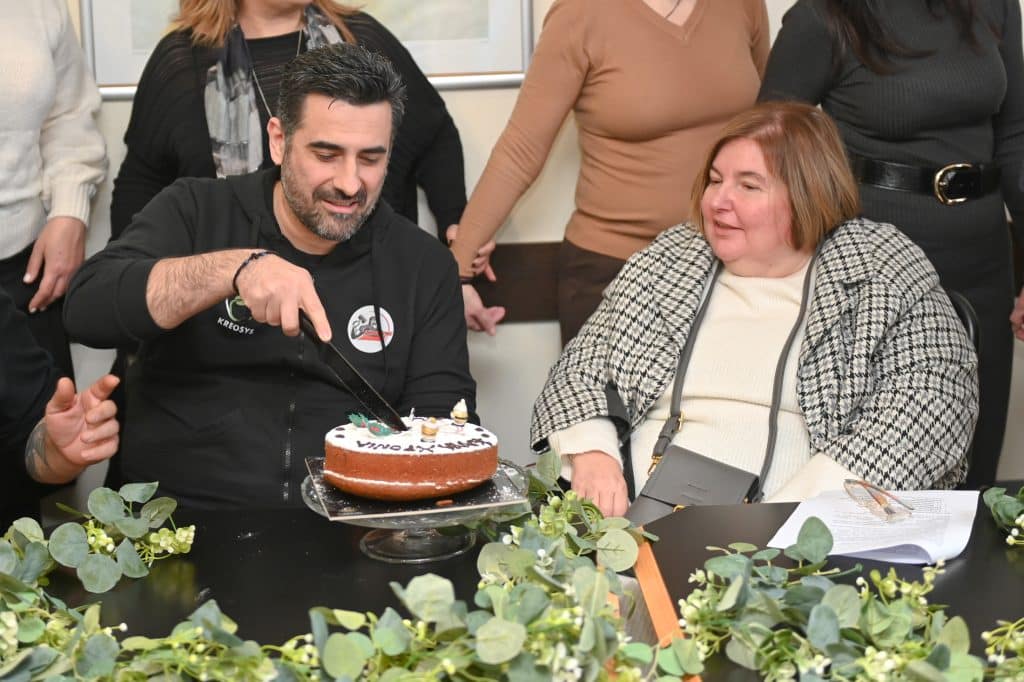 Η κοπή της πρωτοχρονιάτικης πίτας του Συλλόγου Φίλων της Κλινικής Αποκατάστασης Ασθενών με Κάκωση Νωτιαίου Μυελού