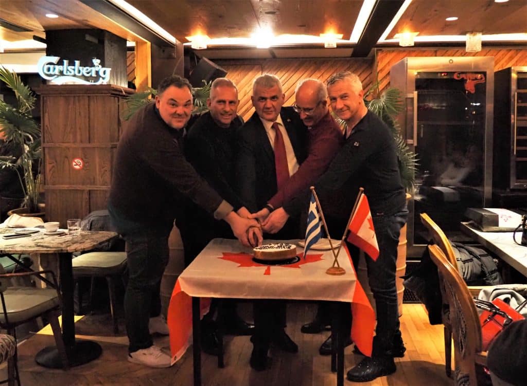 Την πίτα του έκοψε ο Ελληνο - Καναδικός Όμιλος Πατρών - φωτο Την πίτα του έκοψε ο Ελληνο - Καναδικός Όμιλος Πατρών - φωτο