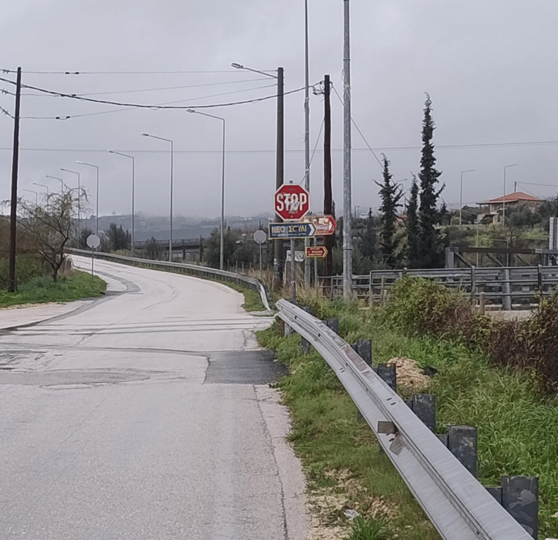 Πάτρα: Κίνδυνος στην Αριστοτέλους – Από το ύψος της Περιμετρικής έως τα διυλιστήρια της ΔΕΥΑΠ τα φώτα είναι σβηστά (Φώτο)