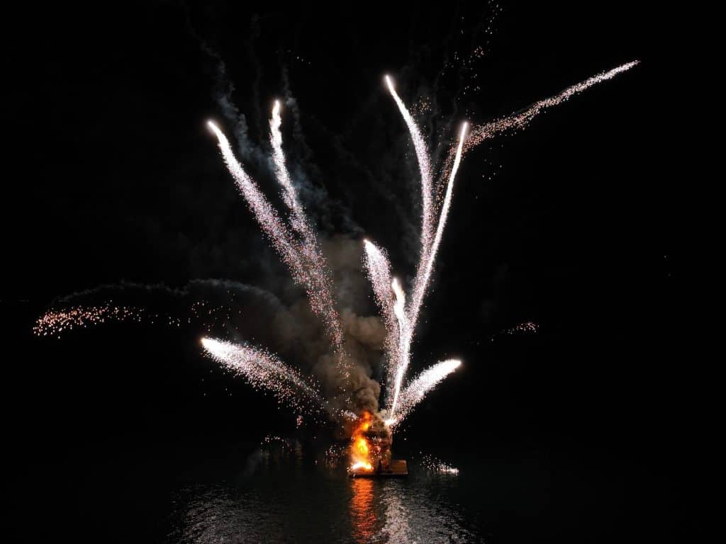 Φαντασμαγορική τελετή λήξης ενώπιον χιλιάδων Πατρινών και επισκεπτών - Δείτε νέες φωτό