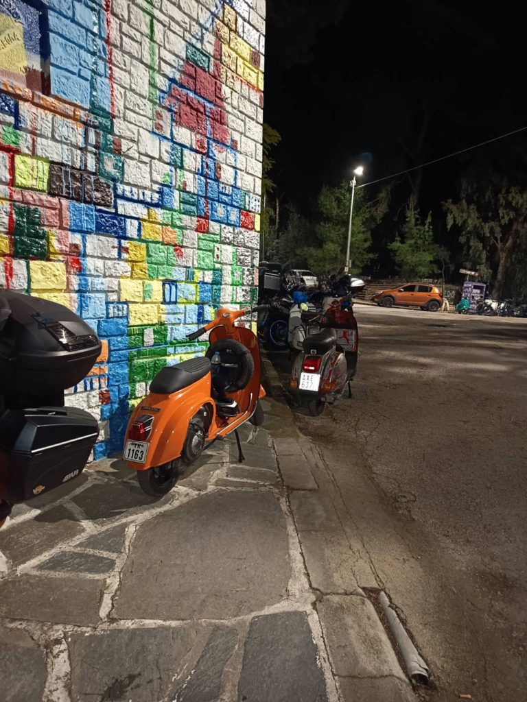 δείτε φωτό και βίντεο: Ρεκόρ συμμετοχής στην συνάντηση των "Βεσπίτσι" στην Πάτρα - Ξενάγηση από τον Δήμαρχο