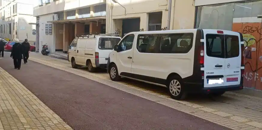 Πάτρα - Δείτε φωτο: Χώρος στάθμευσης... πεζόδρομος Κανάρη