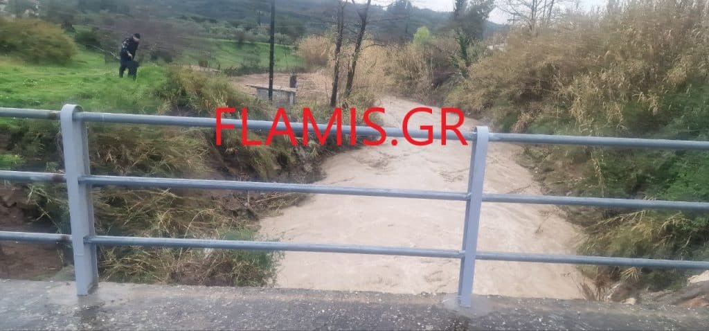 ΔΕΙΤΕ ΦΩΤΟ ΚΑΙ ΒΙΝΤΕΟ: Χωρίς νερό 50.000 άνθρωποι! Εγινε κομμάτια ο αγωγός από τον Ερύμανθο - Αυτοψία του flamis.gr