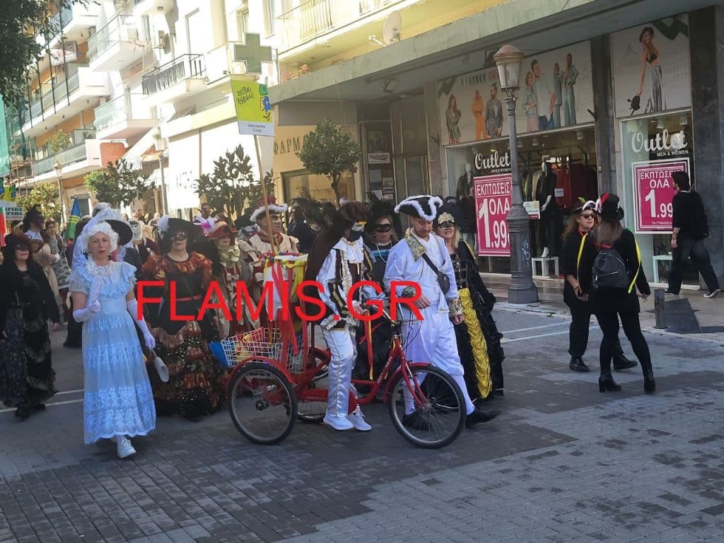 Πατρινό Καρναβάλι 2026: Παραδοσιακή παρέλαση ομάδων από την Ελλάδα και το εξωτερικό - ΦΩΤΟ