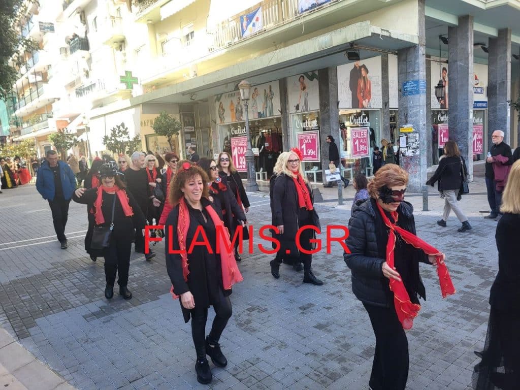 Πατρινό Καρναβάλι 2026: Παραδοσιακή παρέλαση ομάδων από την Ελλάδα και το εξωτερικό - ΦΩΤΟ