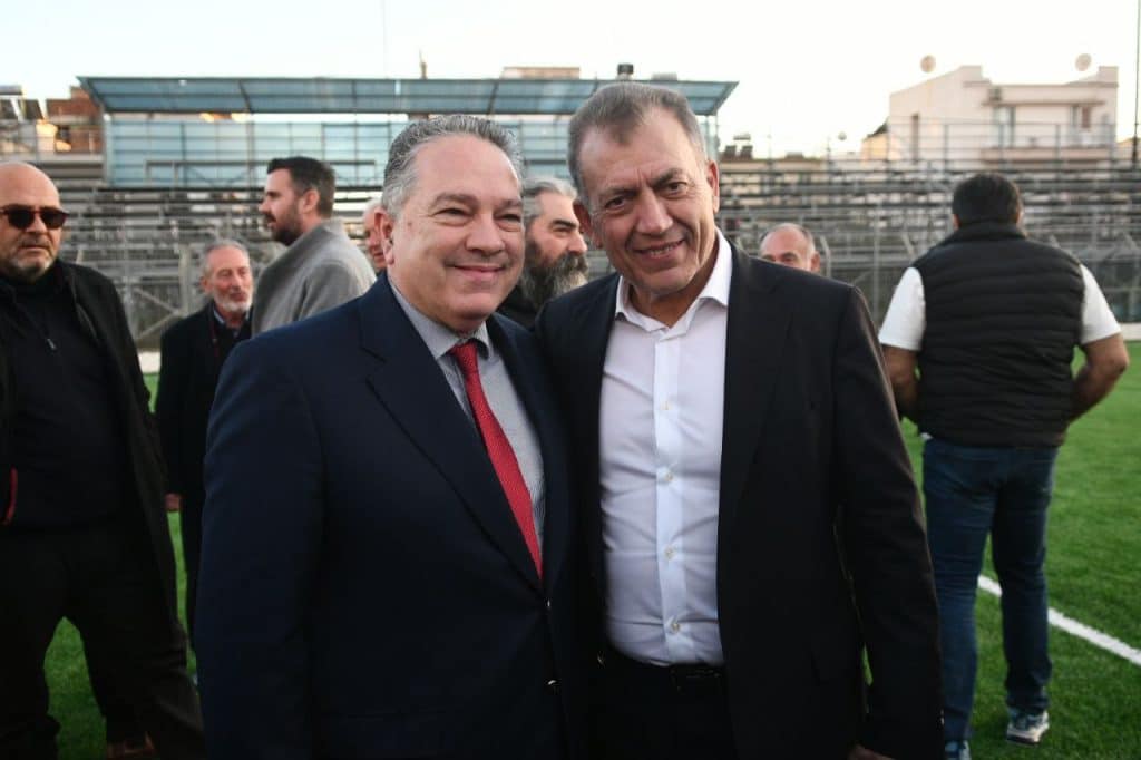 Πάτρα: Ο Υπουργός Αθλητισμού Γ. Βρούτσης εγκαινίασε τον χλοοτάπητα στα Προσφυγικά - φωτό