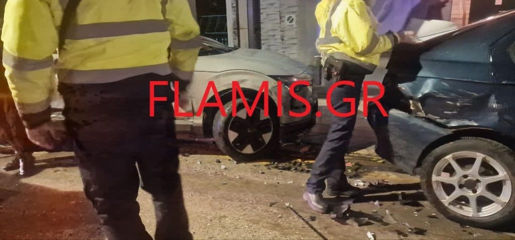 Πάτρα - ΤΩΡΑ: Σφοδρή σύγκρουση στην Κορίνθου - Αγροτικό έπεσε πάνω σε δύο οχήματα - φωτό