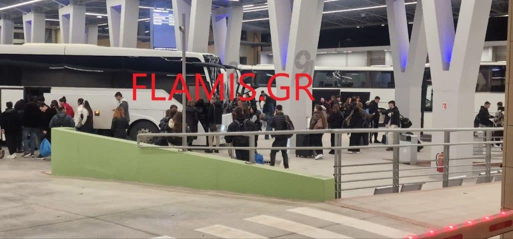 Πάτρα: ΩΡΑ 21.15 - Το αδιαχώρητο στο ΚΤΕΛ από καρναβαλιστές - φωτό