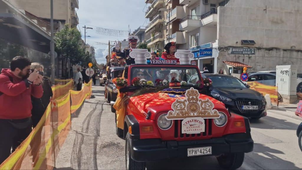 Πάτρα: Οι Στρατηγοί δεν αποκεφάλισαν την Μαρία Αντουανέτα - Ολα τα λεφτά ο... Μακρόν - φωτό και βίντεο