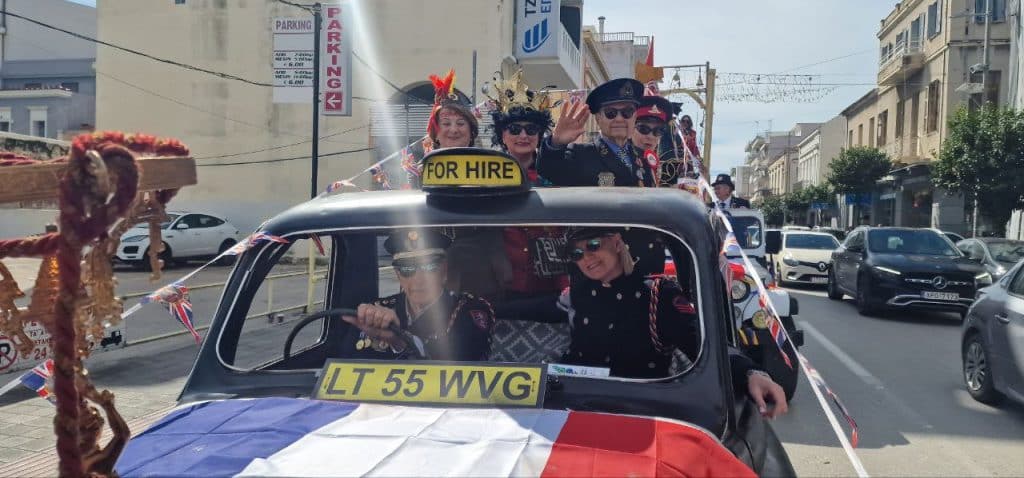 Πάτρα: Οι Στρατηγοί δεν αποκεφάλισαν την Μαρία Αντουανέτα - Ολα τα λεφτά ο... Μακρόν - φωτό και βίντεο