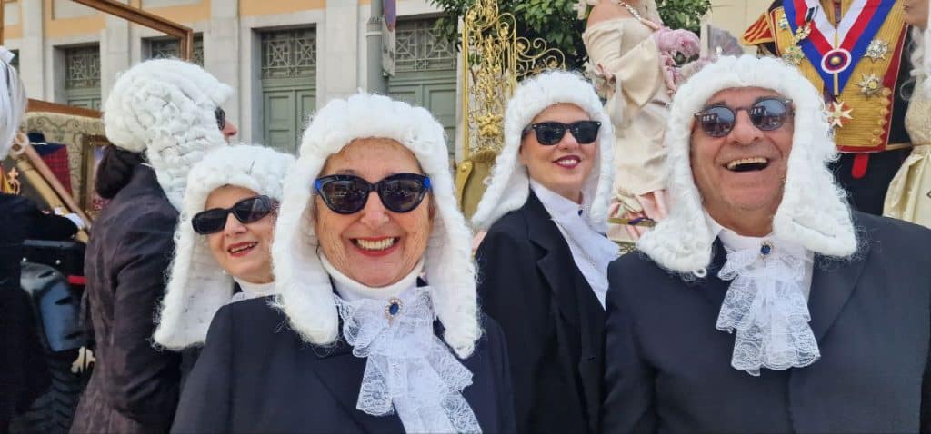 Πάτρα: Οι Στρατηγοί δεν αποκεφάλισαν την Μαρία Αντουανέτα - Ολα τα λεφτά ο... Μακρόν - φωτό και βίντεο